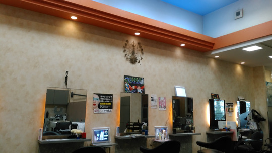 【黄檗】■営業時間内レッスン中心■平均退社19時半■プライベートも大切に、自分のペースで成長していくことができます♪お客様と近い距離で関われるサロンTikal（ティカル）からアシスタント（美容師）の求人☆★