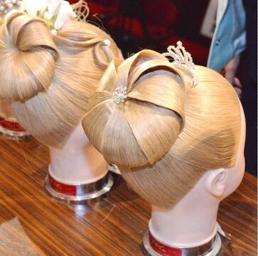 【なんば】大阪の有名美容専門学校から教員の募集！美容師の経験を活かし、美容師の楽しさや素敵さを生徒に伝えていくお仕事！！夢に溢れる生徒さんをサポートしていくと同時に自分自身も成長できる環境です！！！グラムール美容専門学校から教員の求人☆★