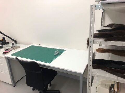 【土浦駅】≪土日祝休み≫≪17時に営業終了≫≪実働7時間≫≪賞与あり≫理美容師の経験を活かして一般企業で働きませんか？今後需要も増していく将来性のあるお仕事です！「株式会社バンガードエンタープライズ（カブシキガイシャバンガードエンタープライズ）」からウィッグ製造の求人☆★