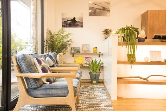 【野並】≪最低保障給あり≫≪完全週休2日制≫≪土日休み／連休の取得可能≫入社2ヵ月は50万円の最低保証給あり！自分の働きやすい働き方が可能！「By Eight野並店（バイエイトノナミテン）」からスタイリスト（美容師）の求人☆★