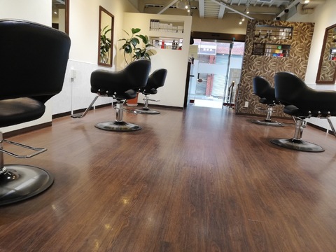 【高安】≪春夏秋冬休暇あり≫≪月給27万円≫≪完全週休2日制＆社会保険完備≫平均退社は18時半！！エリアトップクラスの就業条件！とっても気さくなオーナーさんのいる、アットホームサロン「eternity 高安店（エタニティータカヤステン）」からスタイリスト（美容師）の求人☆★