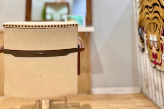 【立川駅】≪完全週休2日制≫≪土日祝休みOK≫≪指名料全額バック≫エクステやハイトーンカラーが人気のサロン！客単価も高く、プライベートを大切にしながらしっかりと稼げる環境です。「pesca 立川店（ぺスカタチカワテン）」からスタイリスト（美容師）の求人★☆