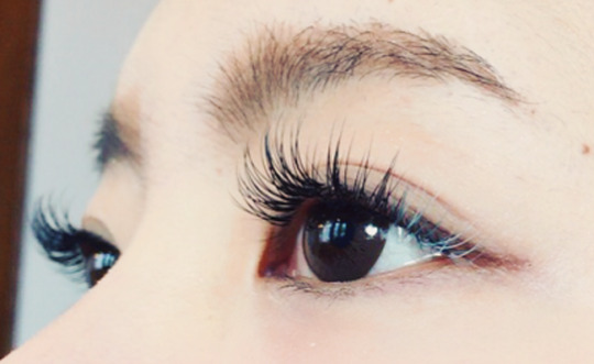 【千里丘】≪髪色、ネイル自由≫≪社会保険完備＆美容室併設≫キャンセル待ちが出るほどの人気店一緒に活躍してくれる仲間を募集しています！アットホームな雰囲気のなか、オシャレを楽しみつつ活躍しませんか 「Liliane eyelash（リリアンアイラッシュ）」アイリスト（まつげエクステ・まつげパーマ・アイブロウ）の求人★☆★