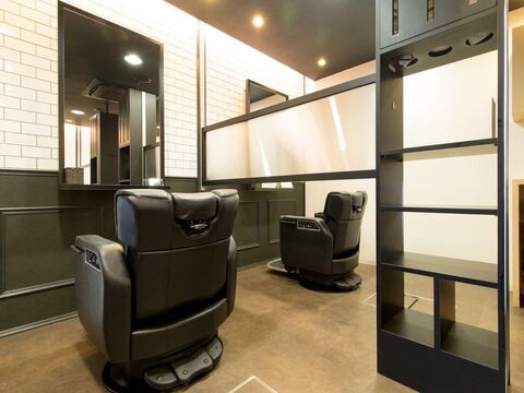 【西山天王山】≪完全週休2日制≫≪寸志あり≫≪営業時間内レッスンOK≫見習いの方にも歩合あり！頑張った分をしっかり還元してもらえる環境！「T-PLUS（ティープラス）」から理容師（理容室）の求人☆★