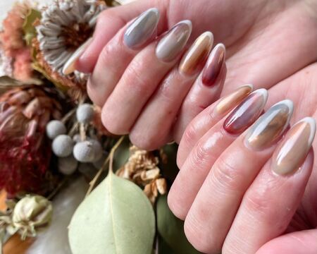 【心斎橋】≪月給23万円〜≫≪土日祝のお休み月3回迄可能≫日祝は18:30までの営業・社会保険完備・有給休暇完全消化・有給を使用し6連休を取る方も！・福祉ネイリスト認定校・スクール併設！高い技術力が魅力的！歩合での還元がしっかりあり、プライベートも充実できるサロン「nailsalon mieux（ネイルサロンミュー）」よりネイリスト（ネイル）の求人☆★