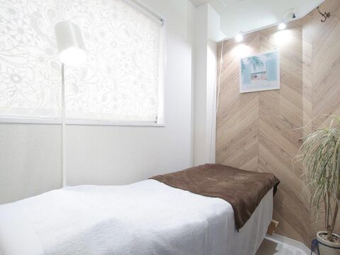 【福島】≪月給24万円〜≫≪完全週休2日制≫≪社会保険完備≫≪日曜休みOK≫入客チャンスあり◎アイラッシュの経験がある方は兼任も可能！頑張った分しっかり還元してもらえる環境◎シーズンごとに撮影も行っています！面貸しも相談可能！「Hair resort Lino WEST（ヘアリゾートリノウエスト）」からスタイリスト（美容師）の求人☆★