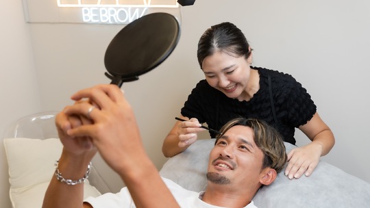 【南堀江】 アイブロウ＆まつ毛パーマに特化したWAXサロン！≪美容師免許お持ちでない方でもOK≫≪未経験・新卒生OK≫≪個室スペースでの施術≫≪掛け持ち施術なし≫≪営業時間19時まで≫≪社会保険完備≫個人サロンでお客様ともスタッフとも近く、やりがいのあるお仕事！仕事＆プライベートも充実させたい方にピッタリ！「BEBROW（ビーブロウ）」からアイリスト（まつげパーマ・アイブロウ）の求人☆☆