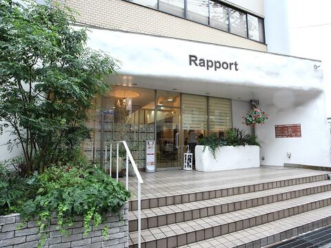 【住道】≪社会保険完備＆完全週休二日制≫新卒さんは営業内アカデミーの参加で、より効率良くレッスンに取り組める環境！「Rapport（ラポート）」からアシスタント（美容師）の求人☆☆