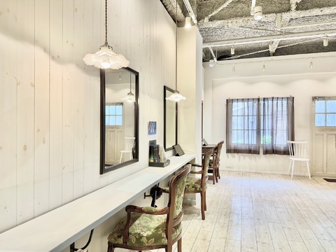 【阿波座】≪月給25万円〜≫≪歩合給あり≫少人数制なのでマンツーマンでしっかり接客。アットホームでお客様はもちろん、スタッフ間のコミュニケーションをなにより大切にしています!!撮影にも興味がある方にもオススメです！「hasigo.（ハシゴ）」からスタイリスト（美容師）の求人☆★☆