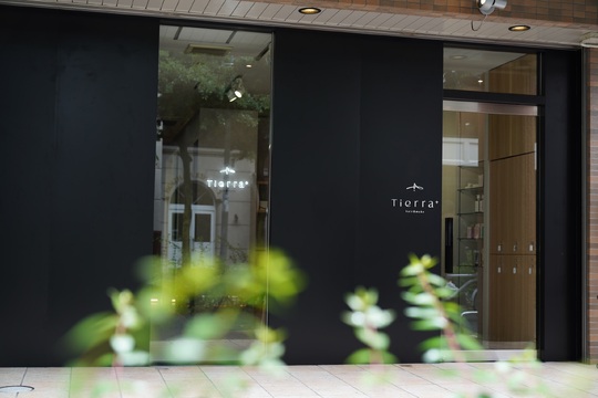 【西鉄平尾】≪正社員／パートアルバイト／時短社員の選択可能・高月給・歩合率40％以上・入客チャンスあり≫入社初月から月給35万円可能です！新規・フリー毎月100名以上の集客力！！福利厚生が充実しているヘアサロン「TIERRA＋（ティエラ）」からスタイリスト（美容師）の求人☆★