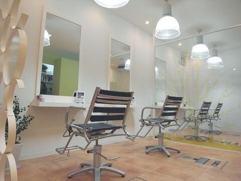 【武庫之荘】正社員月給23万円スタート！一人一人のお客様としっかり関われる環境◇地域密着型のアットホームサロン¨SINCERITY（シンセリティ）¨からのスタイリスト（美容師）の求人です☆☆