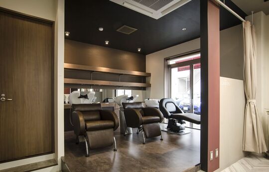 【箱崎】≪社会保険アリ≫≪月休8日≫しっかりとした技術を学びたい方にオススメ♪再現性の高いカット技術に自信があるヘアサロン「Life Design CAROS（ライフデザインカロス）」からスタイリスト（美容師）の求人☆★