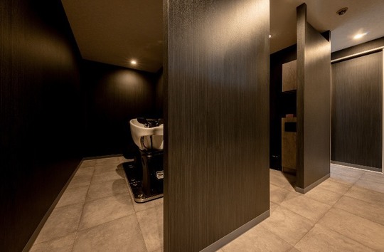 【西新井】≪マンツーマン施術≫≪完全個室≫≪平均単価1万円超え≫ライフワークバランス重視の方にオススメ！仕事もプライベートも充実できる人気サロン！「poliment（ポリマン）」からスタイリスト（美容師）の求人☆★