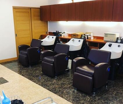 【宮崎駅】≪月休8日・有給休暇あり・社会保険完備≫サロンワーク中心で今までの経験を活かせる環境です！！リーズナブルな料金体系なので毎月多くのお客様と関わる事ができるヘアサロン「メリィ・メリィヘアーハウス錦町店（メリィ・メリィヘアーハウスニシキマチテン）」からスタイリスト（美容師）の求人☆★