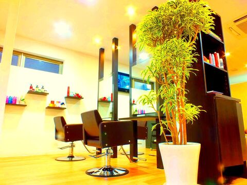 【相模大野】≪正社員or業務委託≫≪月35万円保障あり≫≪社会保険完備≫正社員は有給休暇もあり、福利厚生が充実！バリバリ働いて、稼ぎたい方にオススメです！「AXIS hair design（アクシスヘアデザイン）」からスタイリスト（美容師）の求人★☆★