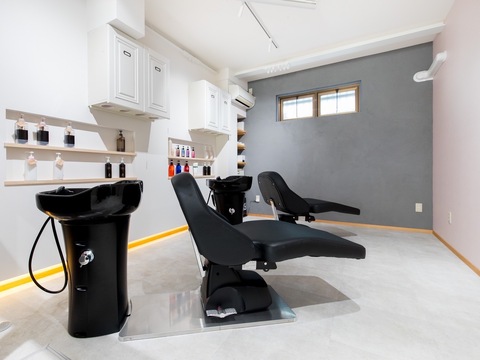 【堺東】≪月給22万円スタート！≫≪完全週休2日制≫≪住宅手当あり≫≪社会保険完備≫新店舗出店の為、スタッフ募集中！プライベートも充実しながら美容師として成長していきたい方にオススメ！完全個室あり！お客様との距離が近い少人数制のアットホームサロン「hair salon greed NEO（ヘアサロングリードネオ）」からアシスタント（美容師）の求人☆★☆