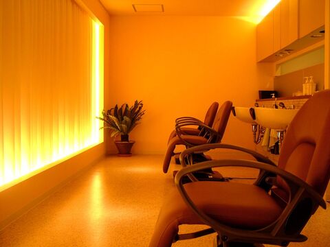 【名谷】≪社会保険完備≫18時半完全退社！美容師のライフスタイルをもっと自由に！≪2種類の勤務日数を選択≫≪パートさん日曜定休≫遅くまで残る事がないのでプライベートが充実できます！働きやすいアットホームな雰囲気のお店です！“akira 名谷店（アキラミョウダニテン）”からスタイリスト（美容師）の求人☆★