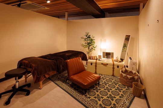 【銀座】顔面麻痺のリハビリ方法を参考に生まれた独自の技術！！≪社会保険完備≫≪年間休日112日≫≪有給休暇あり≫FC展開多数！手厚い独立支援でキャリアアップが目指せる！「頭蓋骨小顔矯正サロン gracefiore銀座店（ズガイコツコガオキョウセイサロングレースフィオーレギンザ）」からエステティシャンの求人☆★☆