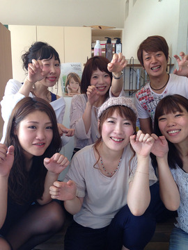 【円座町】≪日曜休みあり・社会保険完備・選べるお休み日数・育休産休実績あり・ブランクOK・予約を切って休憩取得可能≫業界トップクラスの福利厚生！自分の時間も大切にしながらメリハリをつけて活躍できるサロン「wish hair 円座店（ウイッシュヘアーエンザテン）」からスタイリスト（美容師）の求人☆★