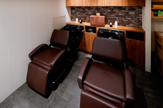 【西新井】≪土日祝休みOK≫≪20時までに退勤可能≫≪マンツーマン施術≫大人女性に人気の髪質改善特化サロン！プライベートを充実させながらも、やりがいの感じられる環境です！「hair shape（ヘアーシェイプ）」からスタイリスト（美容師）の求人☆☆