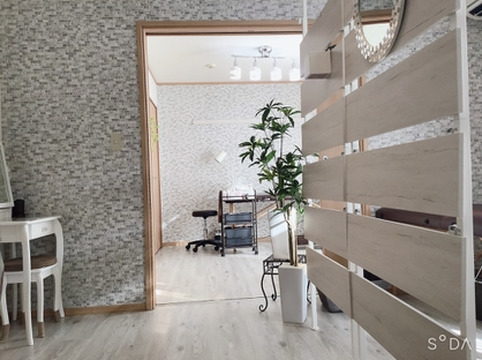 【南仙台】◆完全週休2日制・土日休みがとりやすい・16時迄の勤務OK・車バイク通勤OK・社会保険完備◆スタッフさんが働きやすい職場作りに注力しており、プライベートも大切にして働けるサロン「La chouchou（ラシュシュ）」からアイリスト（アイデザイナー・まつ毛エクステ）の求人☆☆