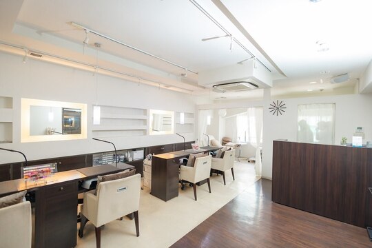 【銀座】≪土日休み取得OK・実働8時間・髪色ネイル自由≫高い技術力で、お客様との信頼関係を築く！素敵なネイリストになりたい方必見！「NAIL＆EYELASH arch（ネイルアンドアイラッシュアーチ）」からネイリスト（ネイル）の求人☆☆