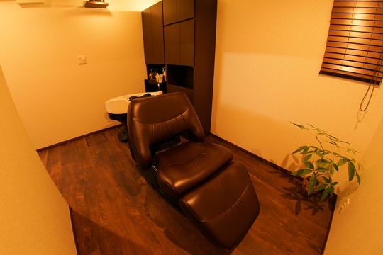 【西脇市駅】社会保険完備／18時半には退勤／ママさん美容師大歓迎！着付け、ブライダルヘアメイクも学べるサロン！幅広い年齢層の方から愛される長く働けるサロンです！「Hair People（ヘアピープル）」からアシスタント（美容師）の求人☆★