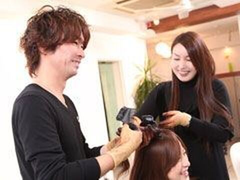 【JR奈良】オーガニックにこだわりアリ！小規模でとってもアットホーム！ナチュラルでシンプルな店内が心地の良い空間を提供♪お客様との距離も近いヘアサロンmaterial（マテリアル）からアシスタント（美容師）の求人☆☆