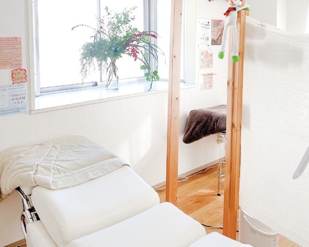 【横浜駅】≪週3日～OK！・交通費全額支給・指名料全額バック・髪型、髪色自由≫流行に合わせた新しい技術の習得が可能！スタッフが長く働ける環境を作ります！「Sundari（スンダリ）」からアイリスト（まつ毛エクステ・アイデザイナー）の求人☆☆