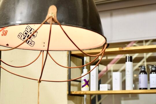 【赤羽】◆フリー売上の52％還元・指名売上の55％還元・自由出勤制・土日休み相談可能・最低保障給あり◆集客に力を入れている為、入客チャンスも多く月に30万円以上の高収入も実現可能です！「Face akabane NEO（フェイスアカバネネオ）」からスタイリスト（美容師）の求人★☆