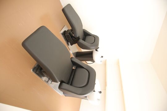 【桃山南口】カチカチの規則はなく、ガツガツ体育会系！というサロンではありません。ゆったりと近い距離でお客様と関わりたいならココ♪hairs moi!（ヘアーズ モイ）からアシスタント（美容師）の求人☆★☆