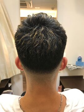 【川西能勢口】≪月給22万円〜≫≪月8,9日休み≫≪有給休暇あり≫≪社会保険あり≫入客チャンスあり！店長をしたい、独立しない、という方にもお勧めです！「Hairs beauty L2（ヘアーズビューティーエルツー）」から理容師（理容室）の求人です☆★