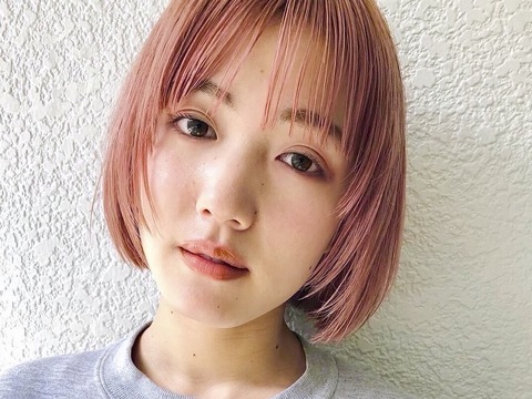 【表参道】≪賞与あり≫≪完全週休2日制≫≪高単価≫≪社会保険完備≫髪質改善や縮毛矯正に定評のあるサロン！美しい髪を保ちながらトレンドのスタイルのお客さんに提供しています。平均単価1万円超えの高単価でしっかりと稼ぐことのできる環境です！「ANDREY（アンドレイ）」からスタイリスト（美容師）の求人☆★