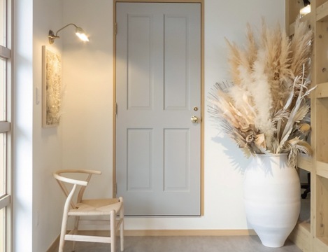 【桂川】≪平均月給37万円≫≪最高支給額85万円≫≪完全週休2日制≫≪土日休み相談OK≫≪社会保険完備≫≪有給休暇あり≫≪夏季冬季休暇あり≫≪ママさん大歓迎≫リピート率50～55％の人気サロン！お客様に支持されるノウハウが学べます！「SORA. 京都桂川店（ソラ キョウトカツラガワテン）」からスタイリスト（美容師）」の求人★☆