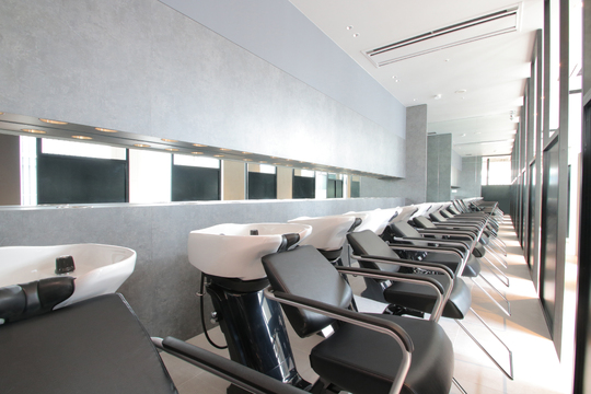 【銀座】増床に伴い、スタッフ募集！◆撮影ブース完備◆業界屈指の集客力でたくさんのお客様を担当可能！バックオフィスを設置し、スタッフさん一人一人のセルフブランディングを確立！今日本で一番予約されている美容室「ALBUM 銀座店（アルバムギンザテン）」からスタイリスト（美容師）の求人☆★