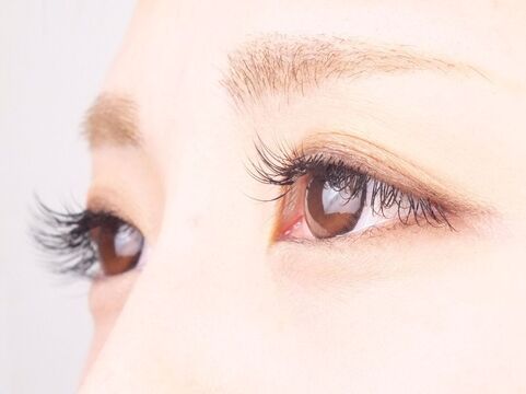 【博多駅】≪完全週休二日制・実働8時間・社会保険完備・朝礼やミーティングなし・売上ノルマなし≫経験を活かして働きたい方にオススメ！アイラッシュ・ネイルのメニューを提供するトータルビューティーサロン「nail&eyedesign To...（ネイルアンドアイラッシュトゥ）」からアイリスト（まつげエクステ・まつげパーマ・アイブロウ）の求人☆☆