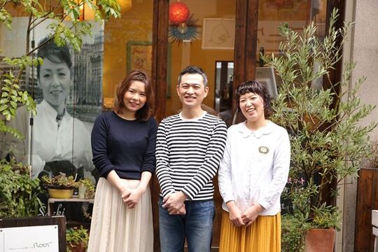 【なんば】≪住宅手当あり≫少人数制のナチュラル系ヘアサロン！朝レッスンをメインに無理なく技術向上！基本を大切にしたカット技術を学べる環境です！ROOT（ルート）からアシスタント（美容師）の求人☆★