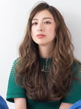 【播磨高岡】≪完全週休2日≫≪土日休みOK！≫≪有給消化率100％！≫≪夏季・年末年始休暇あり！（5,6連休OK）≫≪正社員は最低保証給20〜35万円！≫≪パートでも最低保証給15万円あり！※規定あり≫≪駐車場代はサロン負担！≫スタッフが働きやすい環境が整っており、楽しくお仕事ができる！「hair salon HEARTS（ヘアサロンハーツ）」からスタイリスト（美容師）の求人☆★☆