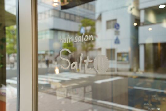 【星川】業務委託と正社員を選択可能！◆土日休みOK・有給休暇あり・社会保険完備◆15時までの勤務など、柔軟に対応可能！各種イベントや撮影チームの設置など、興味があることをピックアップして挑戦できる「Salt 星川店（ソルトホシカワテン）」からスタイリスト（美容師）の求人☆★