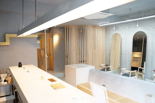 【昭和町】≪社会保険完備≫≪最低保証給23万円≫≪平均月給35万円≫≪完全マンツーマン≫頑張った分をしっかり還元してくれます！髪質ケアに注力しているサロン！「mii（ミー）」からスタイリスト（美容師）の求人☆★