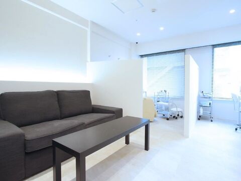 【元町】≪未経験OK≫≪社会保険完備≫≪土日休みの取得可能≫女性ならではのライフスタイル変化に合わせて、雇用形態を様々用意！トータルビューティーサロン「HaRaDa（ハラダ）」からネイリスト（ネイル）の求人☆☆