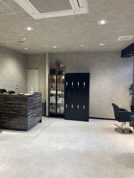 【高槻市駅】≪完全週休2日制≫≪社会保険完備≫≪正社員・パートから選べる！≫1日2,3日の入客でも高単価のため少ない入客人数で稼いでいける！入客チャンスあり！撮影にも力を入れているためクリエイティブに活躍できるサロンです！「.Xian（シアン）」からスタイリスト（美容師）の求人☆★☆