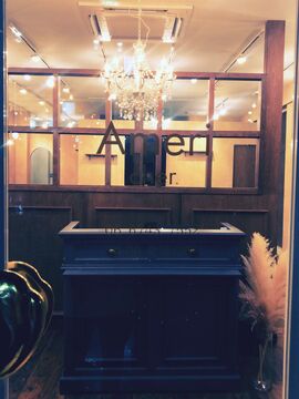 【河内小阪】≪在籍スタッフの報酬は40万円前後≫≪正社員は月給28～30万円≫≪最低保障給あり≫≪入客に心配のない集客力≫業務委託が初めての方でも大歓迎！！自由出勤制度でON OFFメリハリ♪多数の薬剤を取り扱い豊富なメニューで単価アップもしやすい★最新の薬剤をいち早く導入し最新美容を提供するAmeri cher.（アメリシェール）からスタイリスト（美容師）の求人☆★