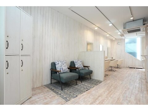 【代官山】≪完全週休2日制≫≪実働8時間≫≪充実した休暇制度≫パーマや髪質改善のメニューが人気のおしゃれサロン！技術力が高く、スキルアップを目指していきたい方にもオススメ！「Gran 代官山（グランダイカンヤマ）」からスタイリスト（美容師）の求人☆☆