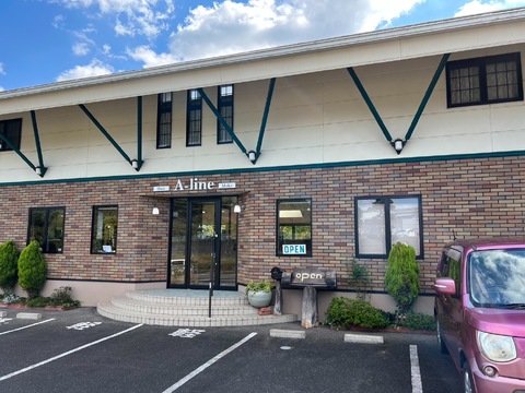 【川東】≪完全週休二日制・営業時間18時まで・営業中のレッスンがメイン・エステメニューも学べる≫小規模人数サロンでアットホームな雰囲気で長く働ける環境です！地域密着型でお客様との関係性を大切にしているサロン「Hair&Make A-line（ヘアーアンドメイクエーライン）」からアシスタント（美容師）の求人☆★☆