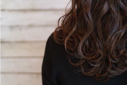 【摂津本山】≪平均退社19時半≫≪土日休みも可能≫≪入客チャンス大≫ご自身のライフスタイルに合わせてノビノビと働けるお店です！！「Hair design Yu-K（ヘアーデザインユーケー）」からスタイリスト（美容師）の求人★☆