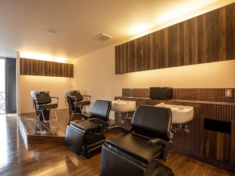 【武庫之荘】≪インボイス制度サポートあり≫≪保障給あり≫≪マンツーマン施術≫≪正社員は手取り月30万円以上≫パート含め、頑張る方にはしっかり還元があるためやりがいがあります！入客チャンス大の人気ヘアサロン！「TERRACE 武庫之荘店（テラスムコノソウテン））」からスタイリスト（美容師）の求人☆★