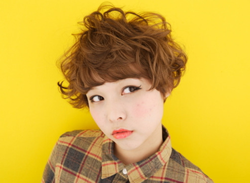 【鳴尾】≪完全週休2日≫≪社会保険完備≫≪実働8時間≫≫有給休暇ありと福利厚生も充実！大阪・兵庫圏内で店舗展開しているヘアサロン「BIGOUDI salon 武庫川（ビグディーサロンムコガワ）」からアシスタント（美容師）の求人★☆