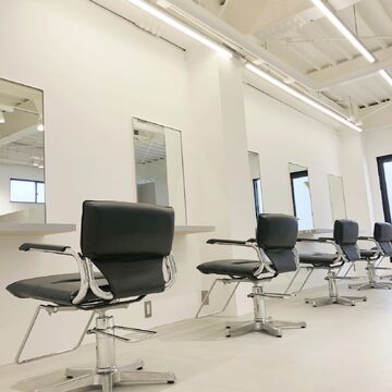 【四ツ橋】≪正社員or業務委託で選べる！≫≪カットカラー2時間枠！≫≪土日休み、連休OK！≫初めてフリーランスで働かれる方のサポートもしています！髪質改善特化！ハイトーンカラーも大人気！最新のトレンドを取り入れたオシャレサロン「ito.（イト）」からスタイリスト（美容師）の求人☆★