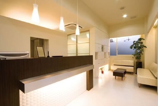 【楠】 月30万円保証あり 人気ヘアサロングループ☆歩合制 個人売上50〜65％＋指名料100％還元 郊外型の人気サロン☆完全マンツーマン&高単価な仕事を行うことが出来る環境です！「LOAOL KUSUNOKI（ロアールクスノキ）」からスタイリスト（美容師）の求人☆★